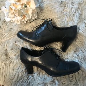 Etienne Aigner Black Oxford Shoes